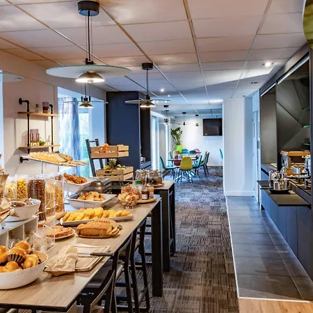 Novotel Valenciennes Hotel 4*