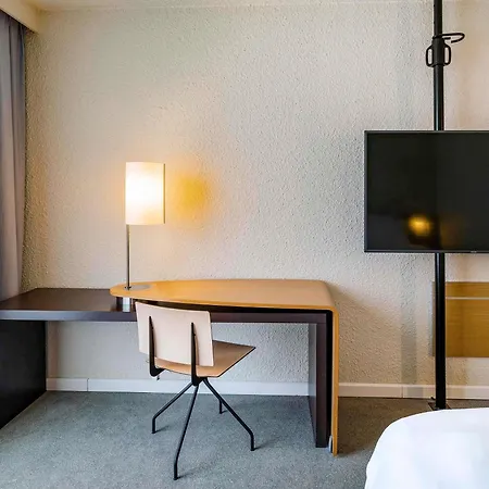 Hotell Novotel Valenciennes 4*