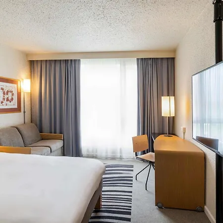 Novotel Valenciennes Hotel 4*