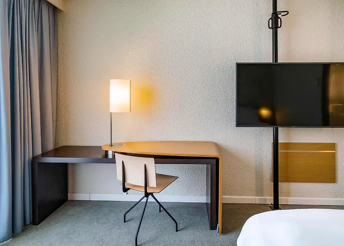 Hotel Novotel Valenciennes 4*